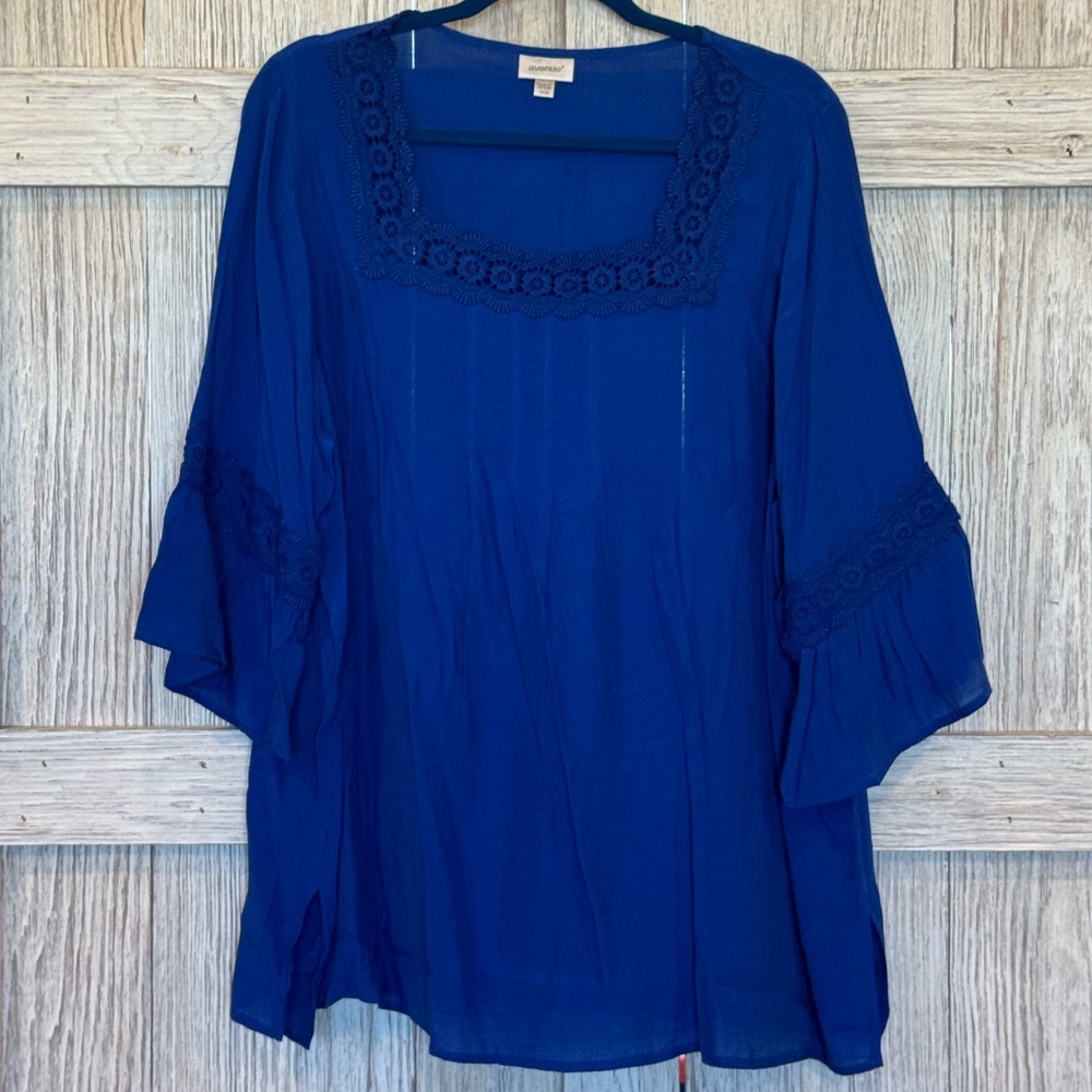 Avenue Royal Blue Tunic with Lace Trim & Bell Sleeve
Sz 18/20